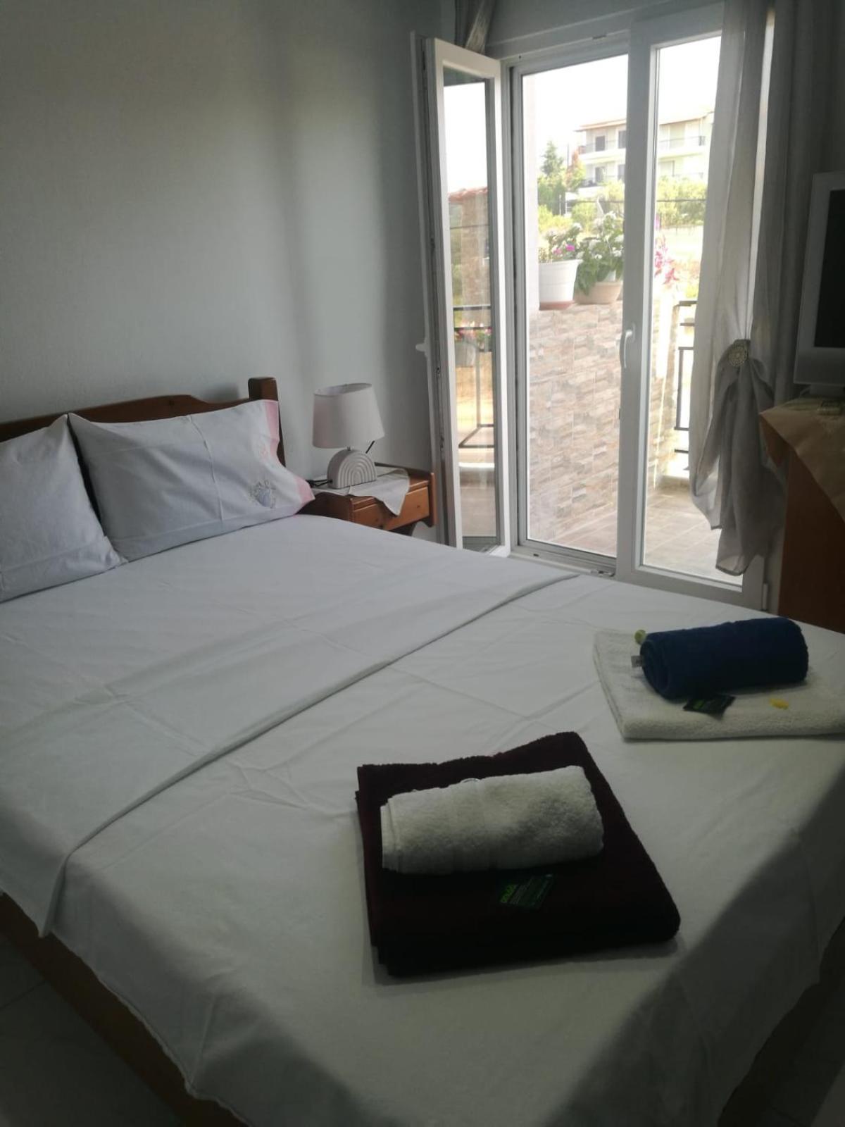 Little Hause Hotel Psakoudia Exterior photo